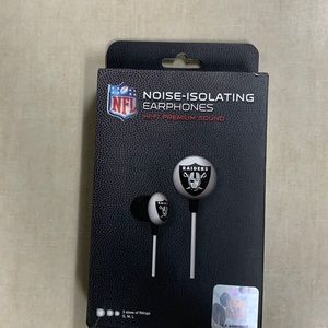 Raiders noise-isolating earphones